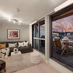 Penthouse With Roof Terrace By The Royal Park, Sauna, 3 Bath