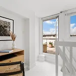 Penthouse With Roof Terrace By The Royal Park, Sauna, 3 Bath Apartmán *