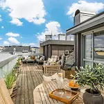 Apartmán Penthouse With Roof Terrace By The Royal Park, Sauna, 3 Bath *
