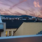 Apartmán Penthouse With Roof Terrace By The Royal Park, Sauna, 3 Bath Oslo
