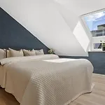 Penthouse With Roof Terrace By The Royal Park, Sauna, 3 Bath