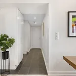 Penthouse With Roof Terrace By The Royal Park, Sauna, 3 Bath * Oslo