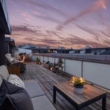 Penthouse With Roof Terrace By The Royal Park, Sauna, 3 Bath Apartment *