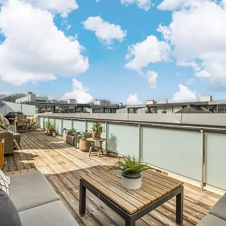 Penthouse With Roof Terrace By The Royal Park, Sauna, 3 Bath Apartment *