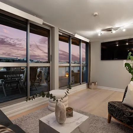 Penthouse With Roof Terrace By The Royal Park, Sauna, 3 Bath Apartment *